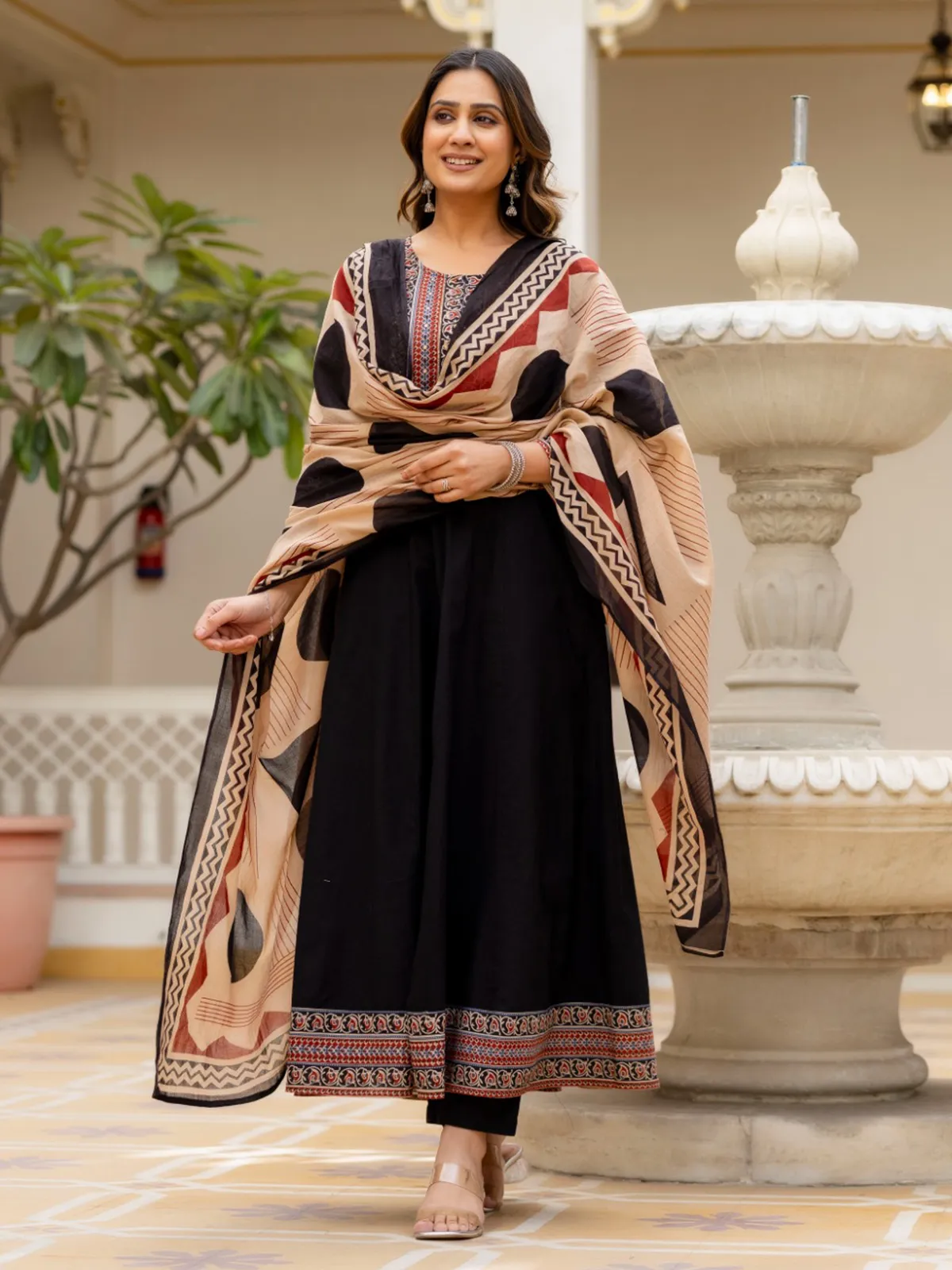 Black printed cotton kurti set wth round neck