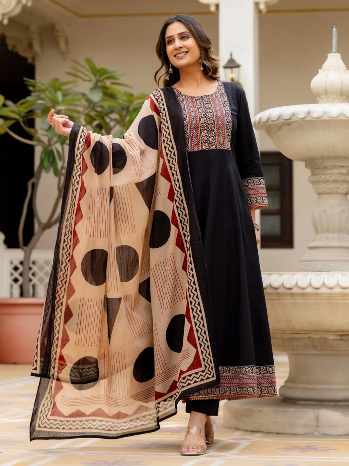 Black printed cotton kurti set wth round neck
