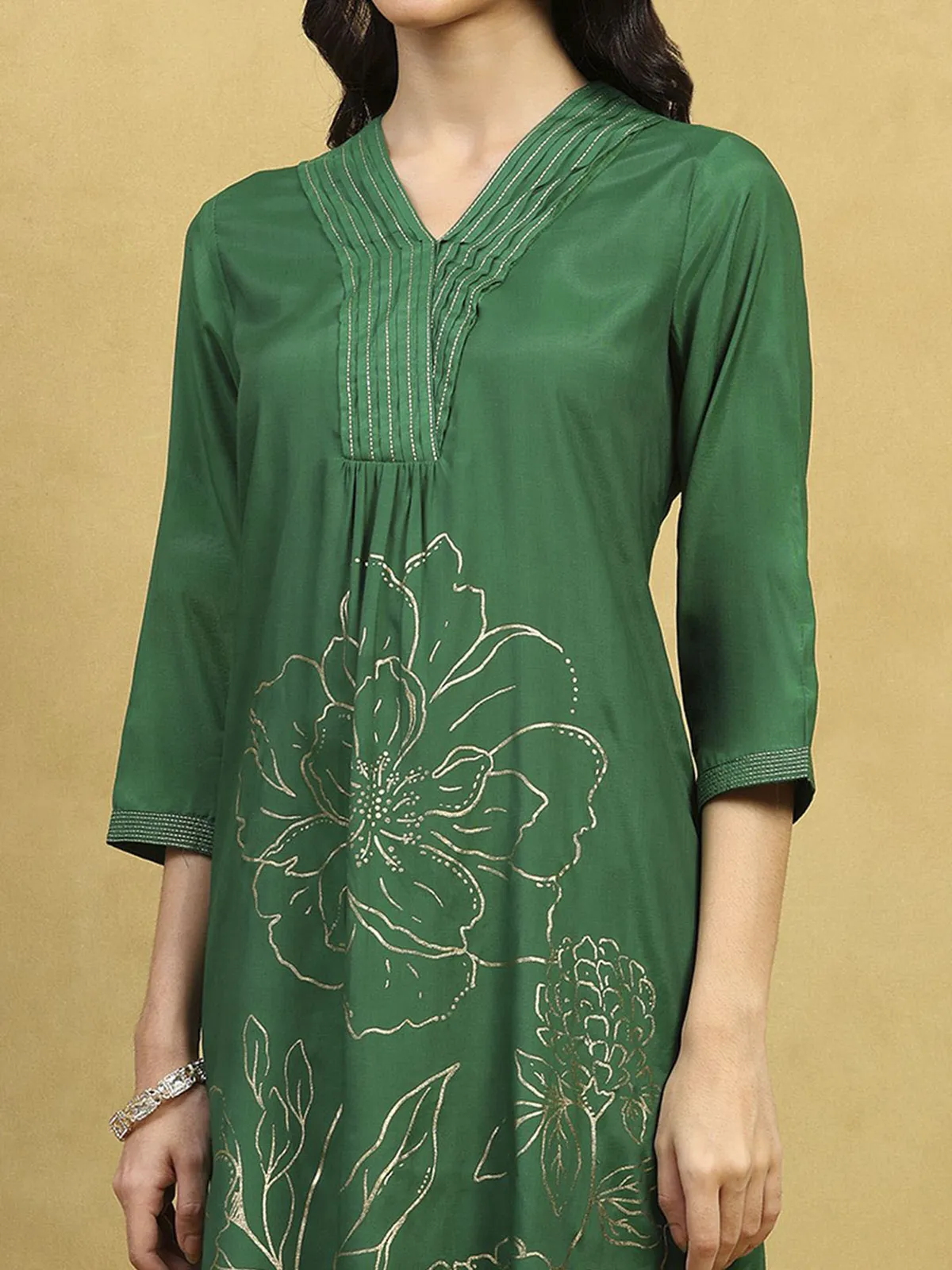 Green silk kurti set for women with printed