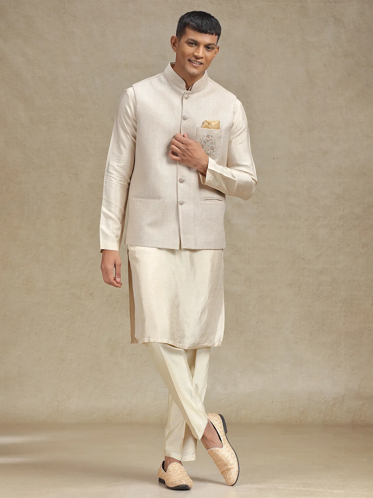Natural beige waistcoat set with intricate work