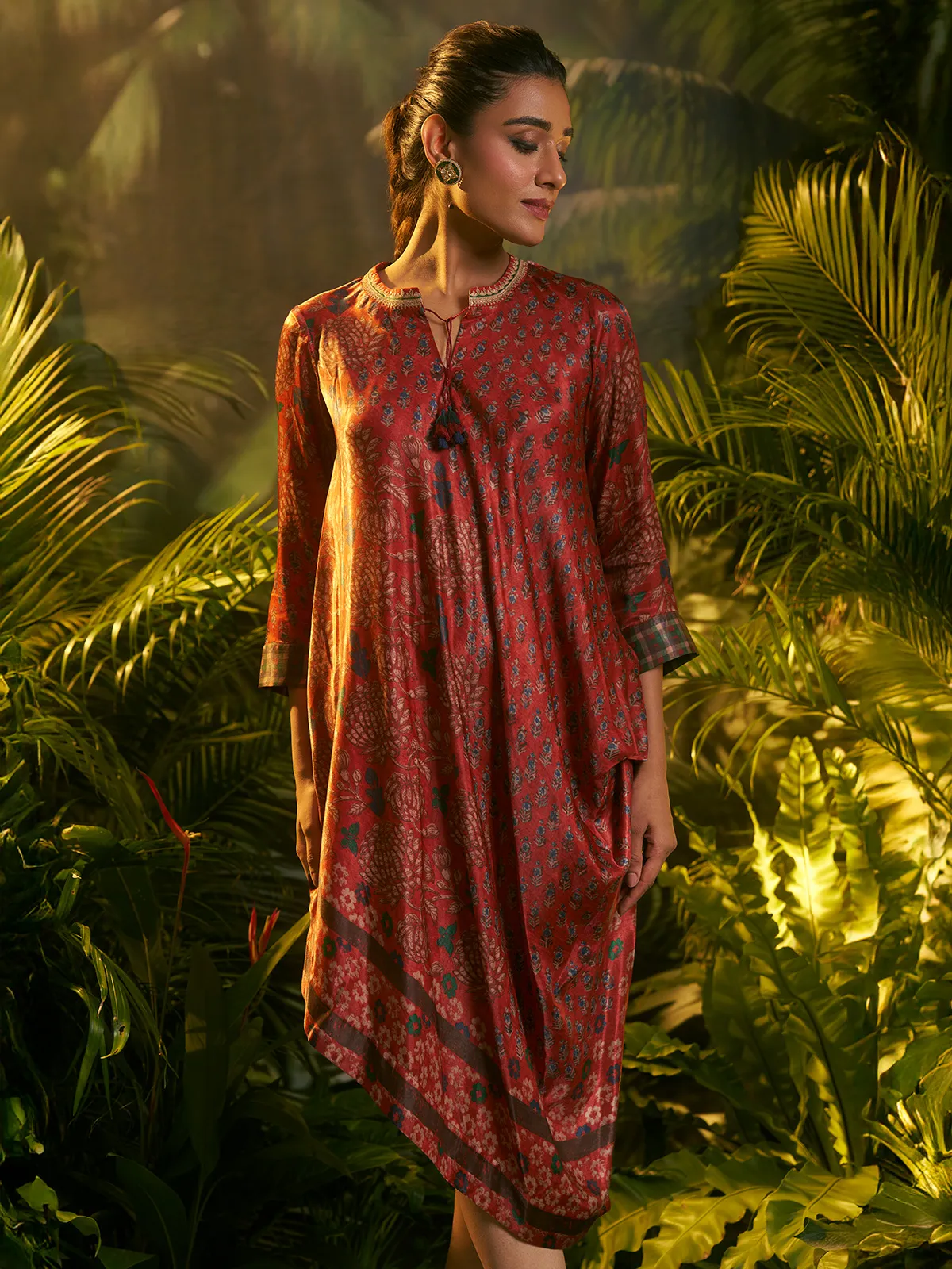 Red printed casual wear kurti in crepe silk