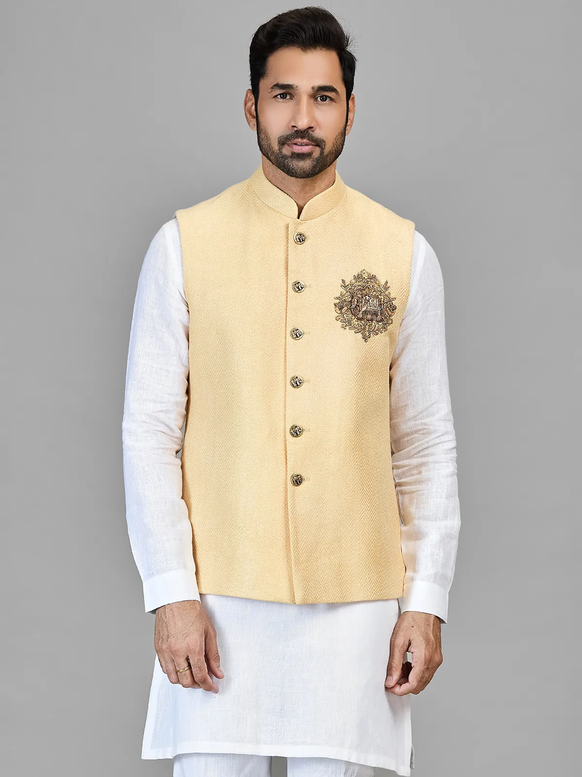 White waistcoat set for men weeding wear