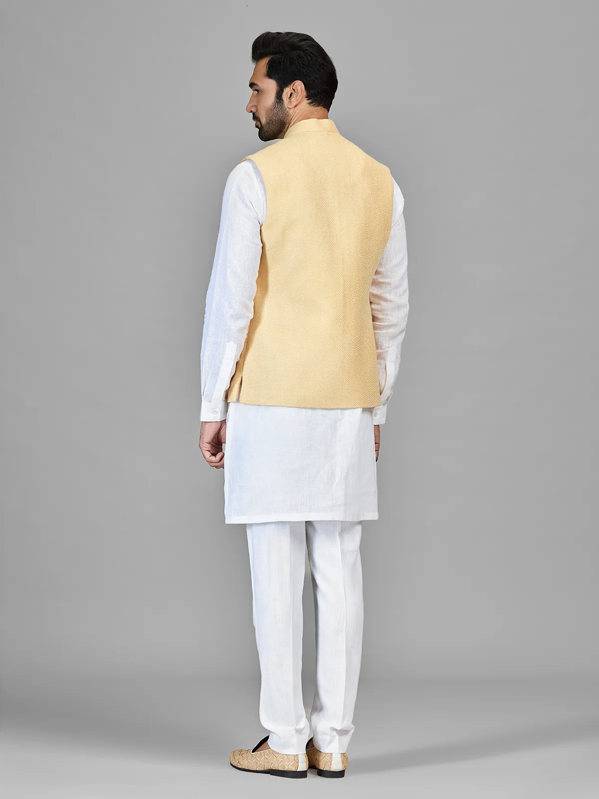 White waistcoat set for men weeding wear