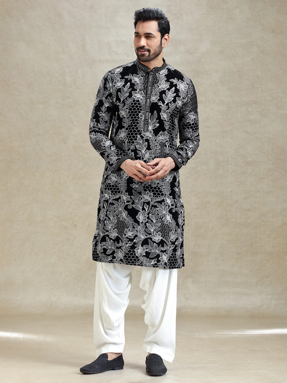 Black festive charm kurta set in flower embroidery theme