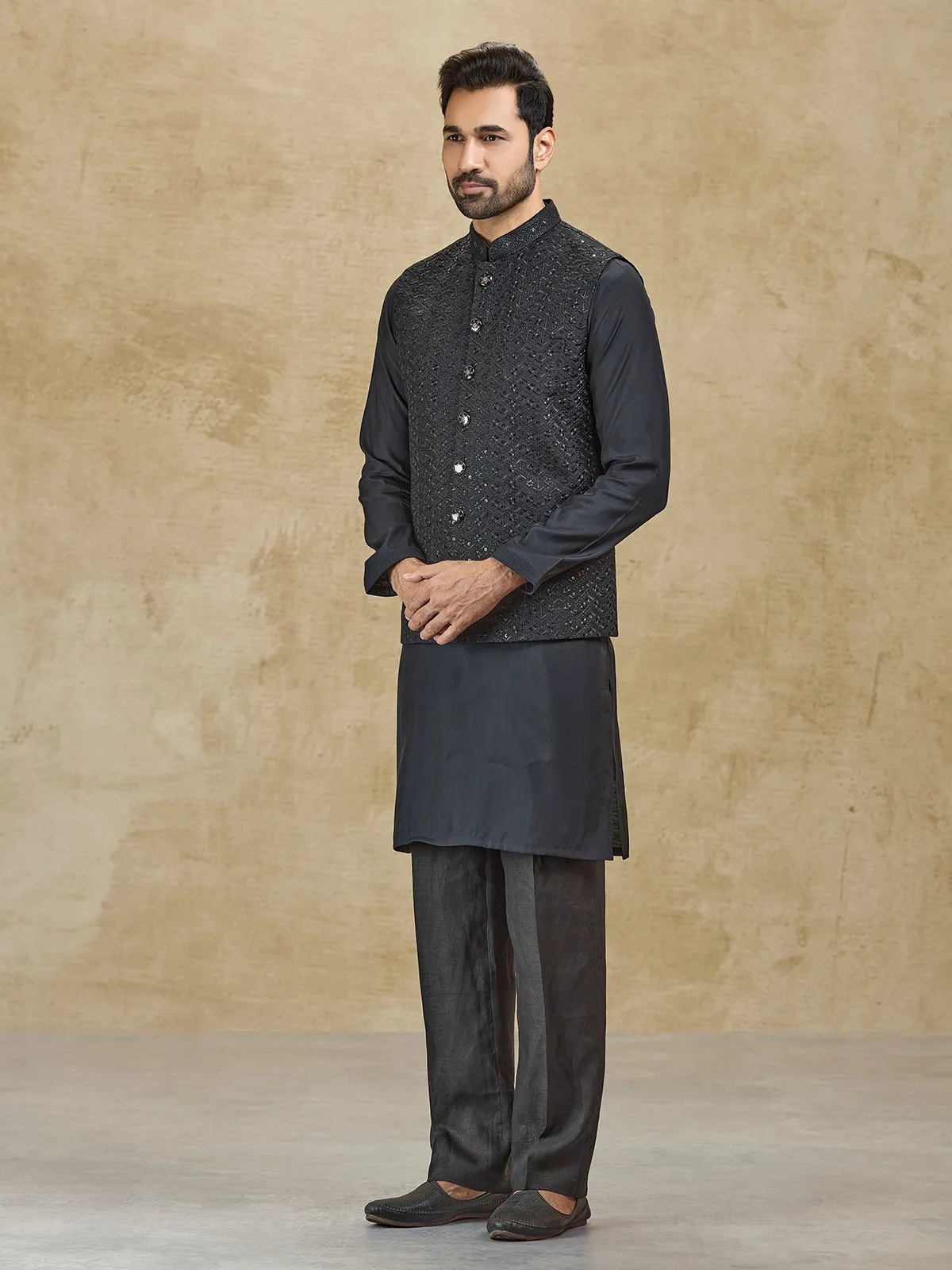 Black silk embroidered waistcoat set for men