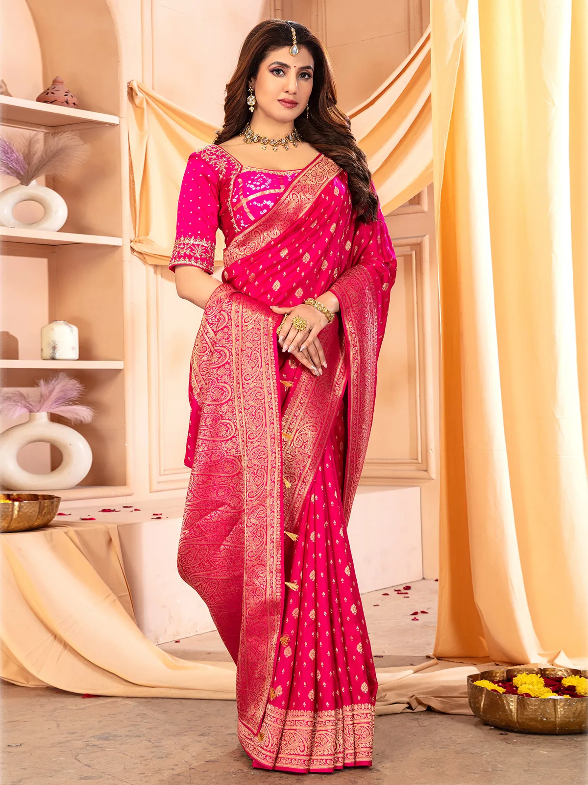 Dazzling magenta dola silk saree