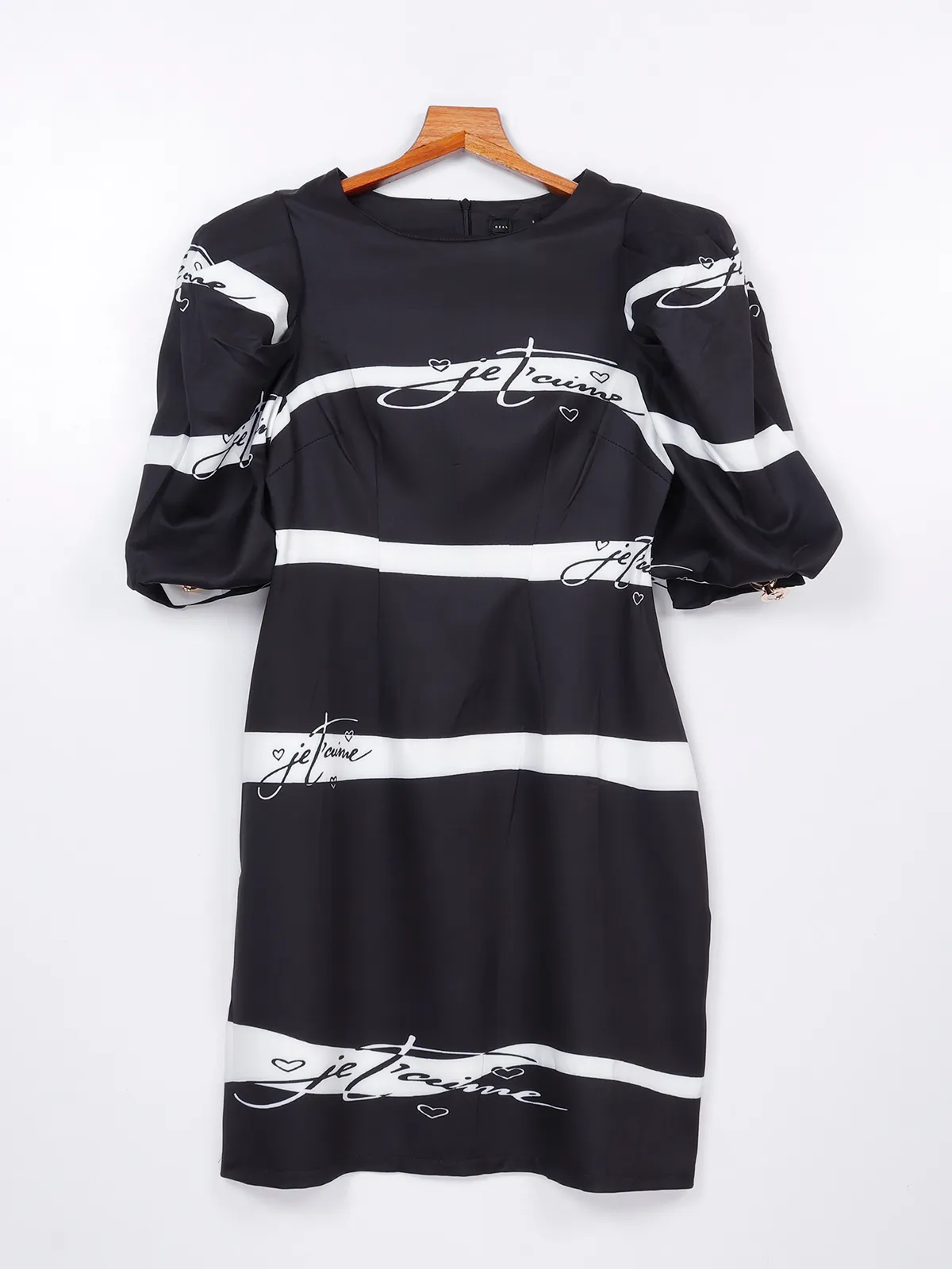 Deal white and black stripe dress