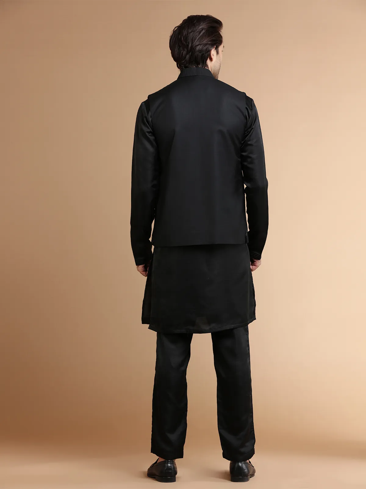 Elegant black silk waistcoat set