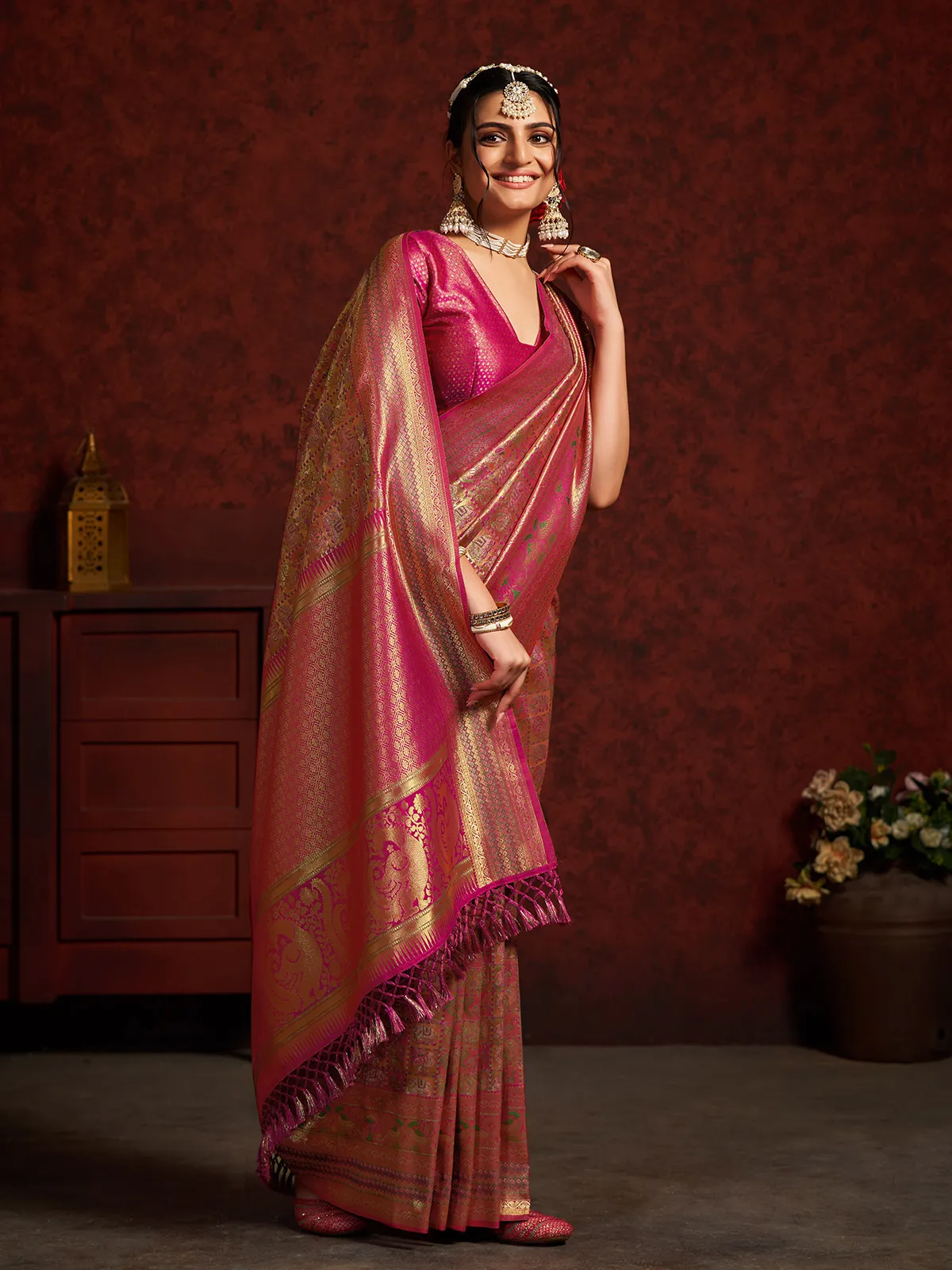 Elegant pink zari weaving saree