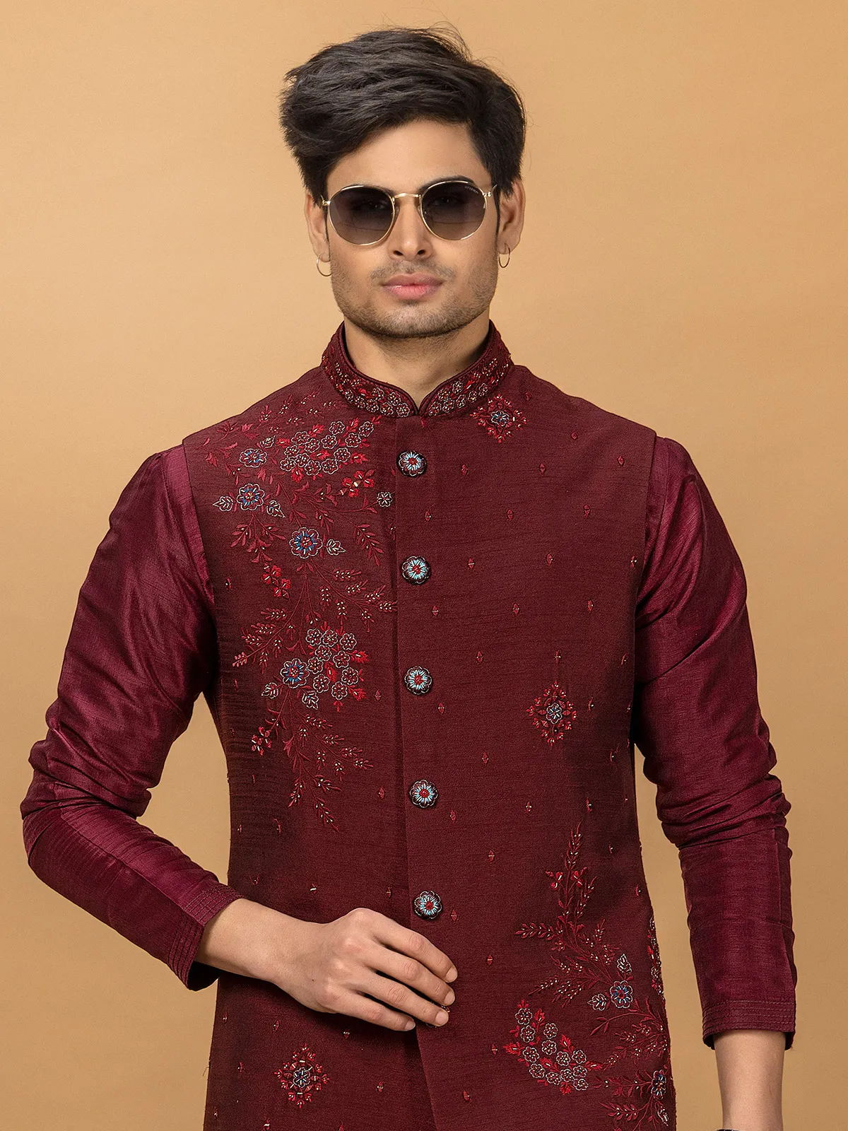 Elegant silk waistcoat set in maroon