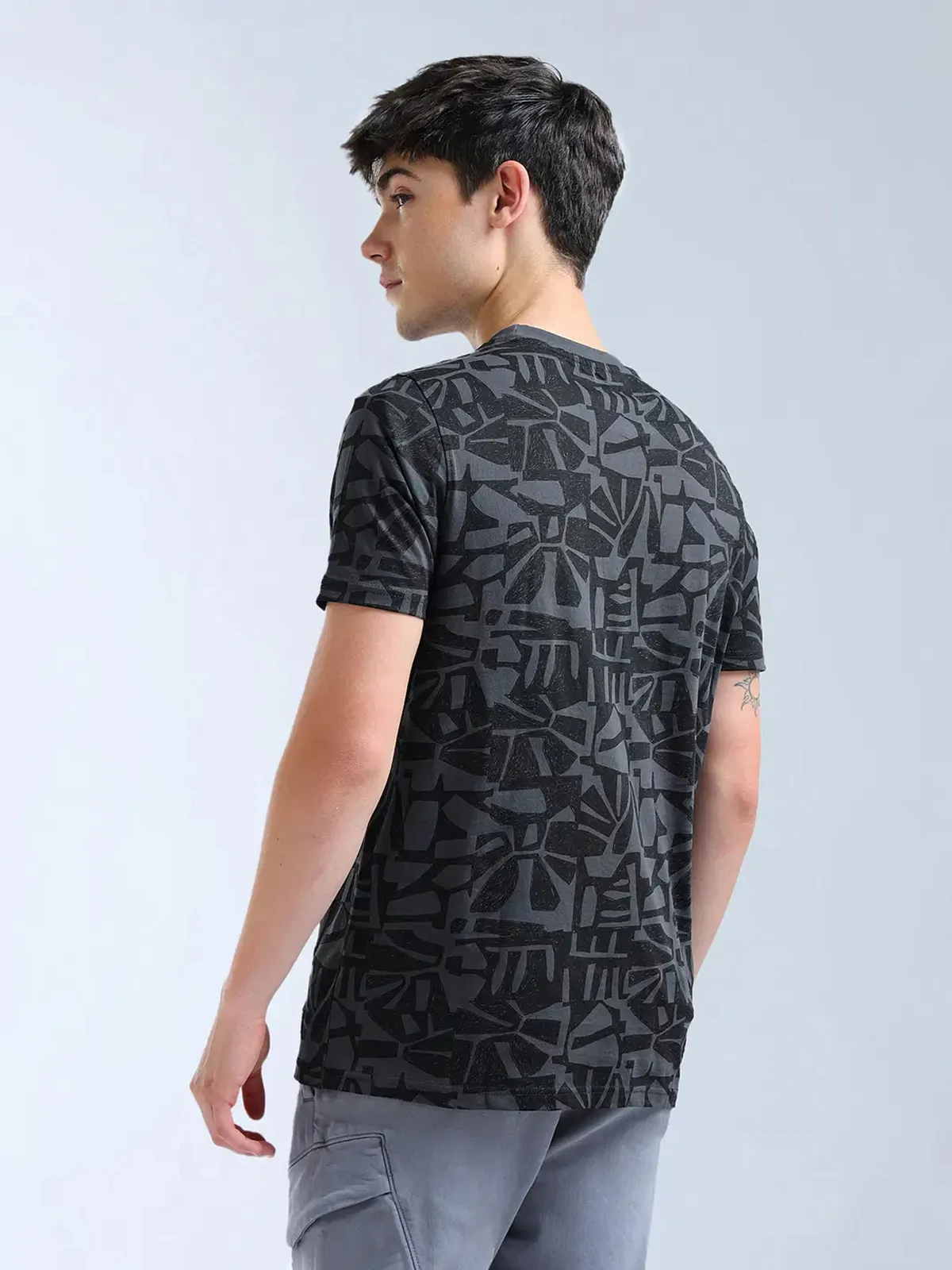 FLYING MACHINE printed black sli fit t-shirt
