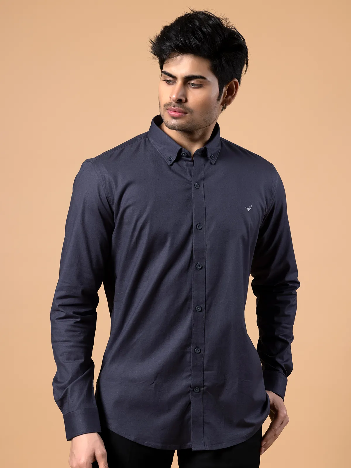 Frio plain dark grey cotton casual slim fit shirt