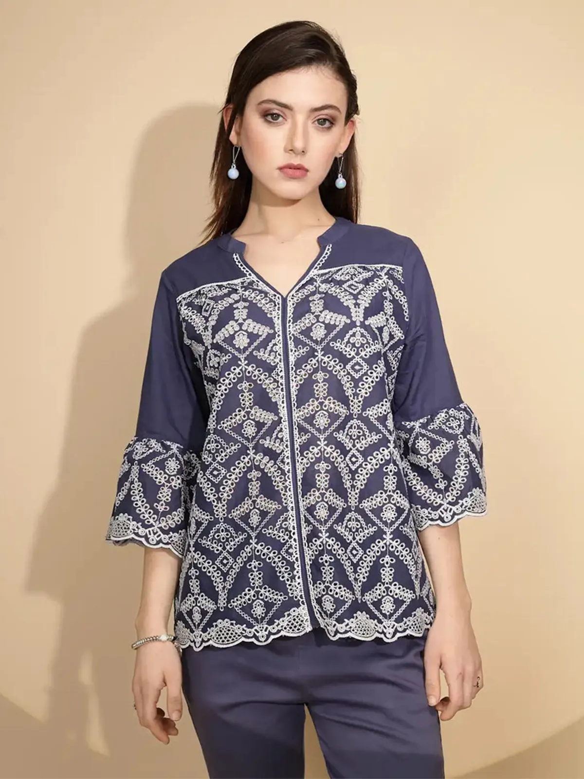 GLOBAL REPUBLIC navy cotton top