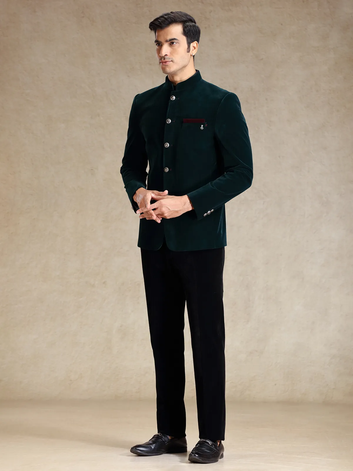 Green Jodhpuri Bandh Gala Set In Velvet Green Jodhpuri Bandh Gala Set In Velvet
