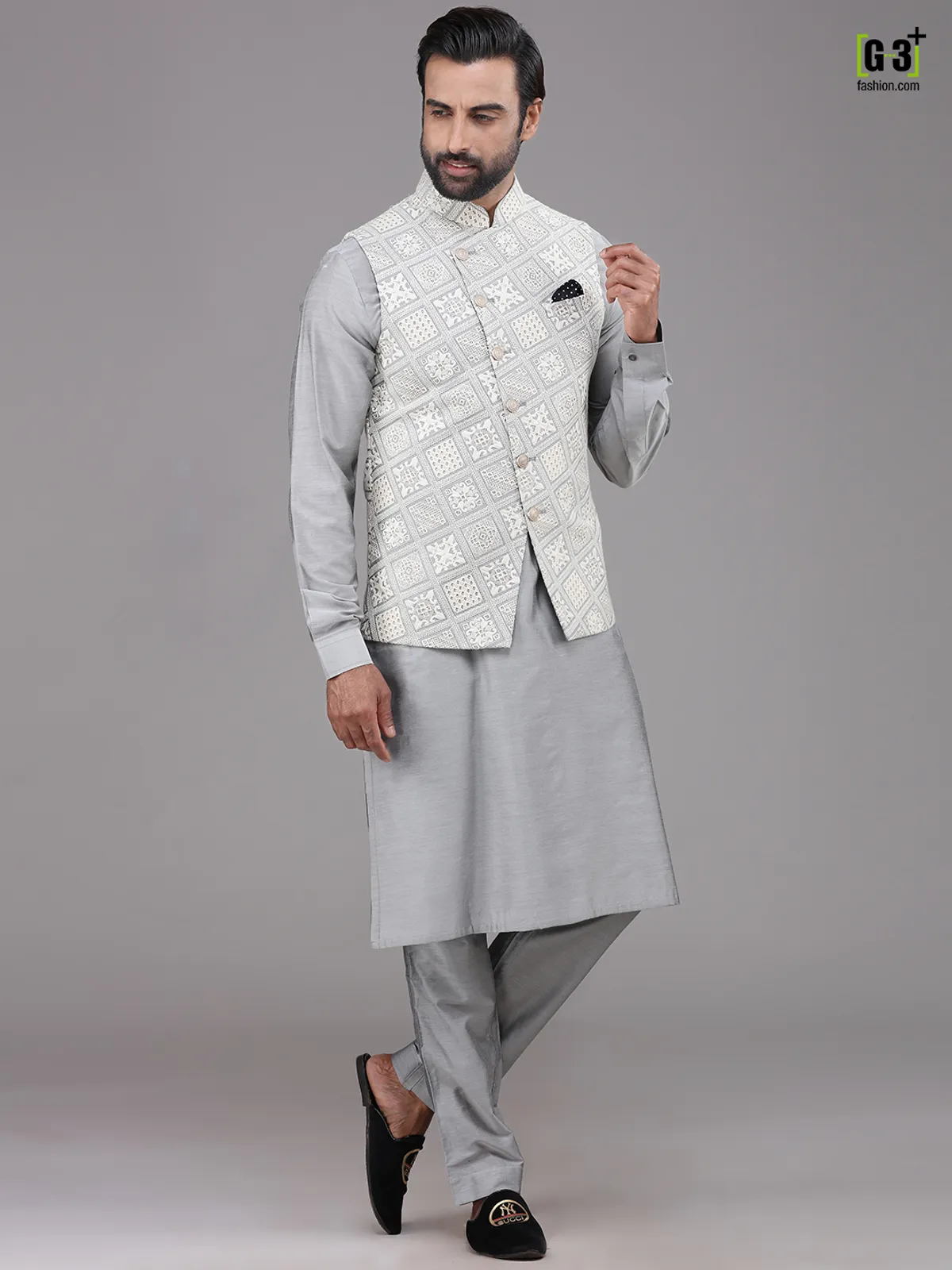 Grey chikan waistcoat set in silk