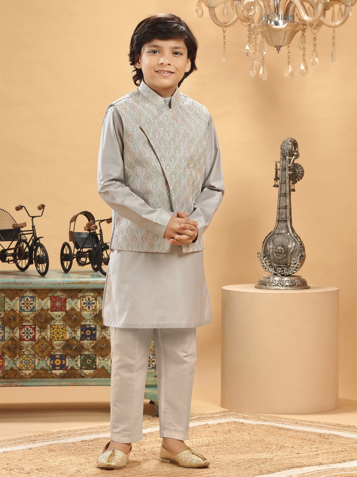 Grey silk embroidery waistcoat set