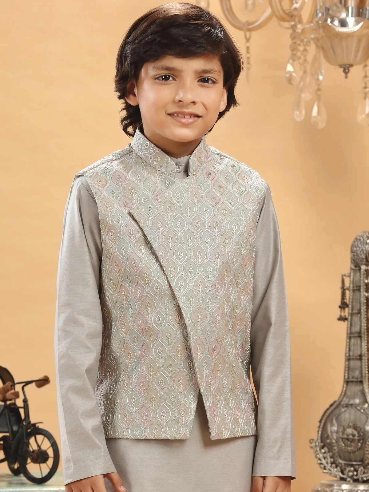 Grey silk embroidery waistcoat set