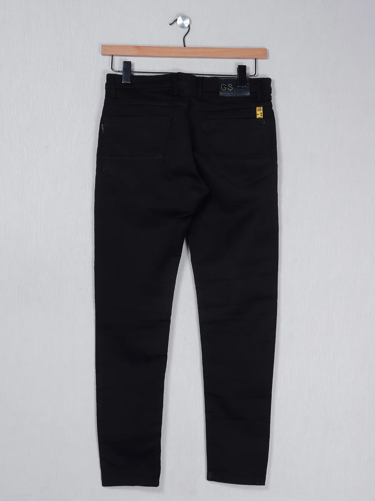 GS78 black denim solid jeans with slim fit
