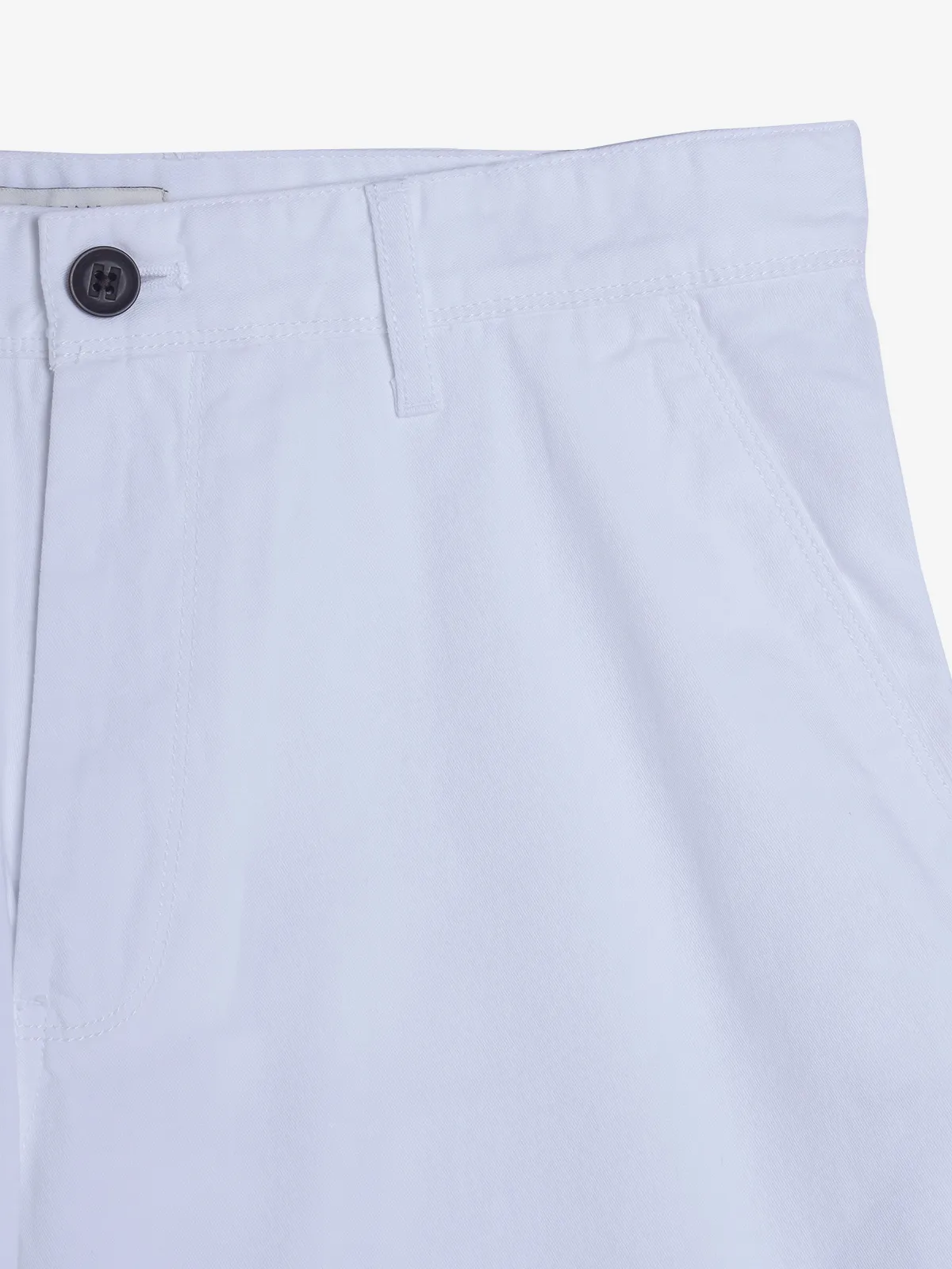 INDIAN TERRAIN white solid regular fit shorts