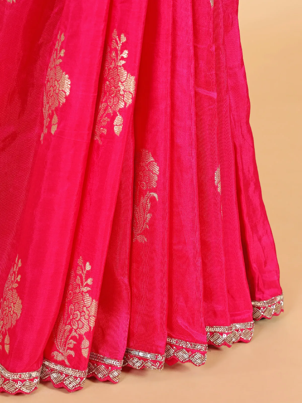 Latest magenta silk saree for festive