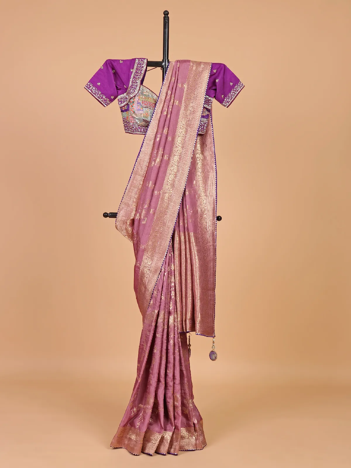 Latest onion pink saree in silk