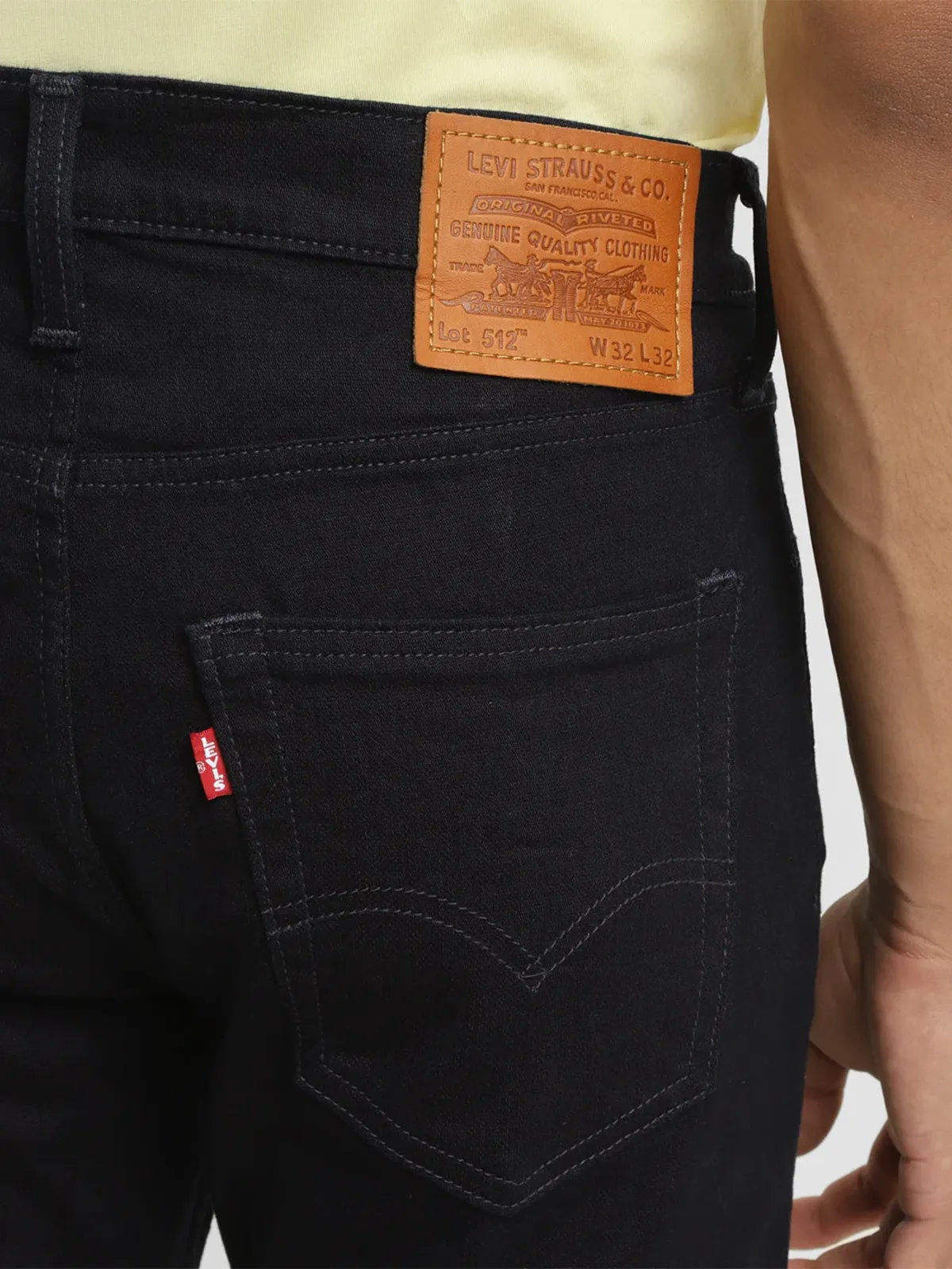 LEVIS 512 slim tapered fit black solid jeans