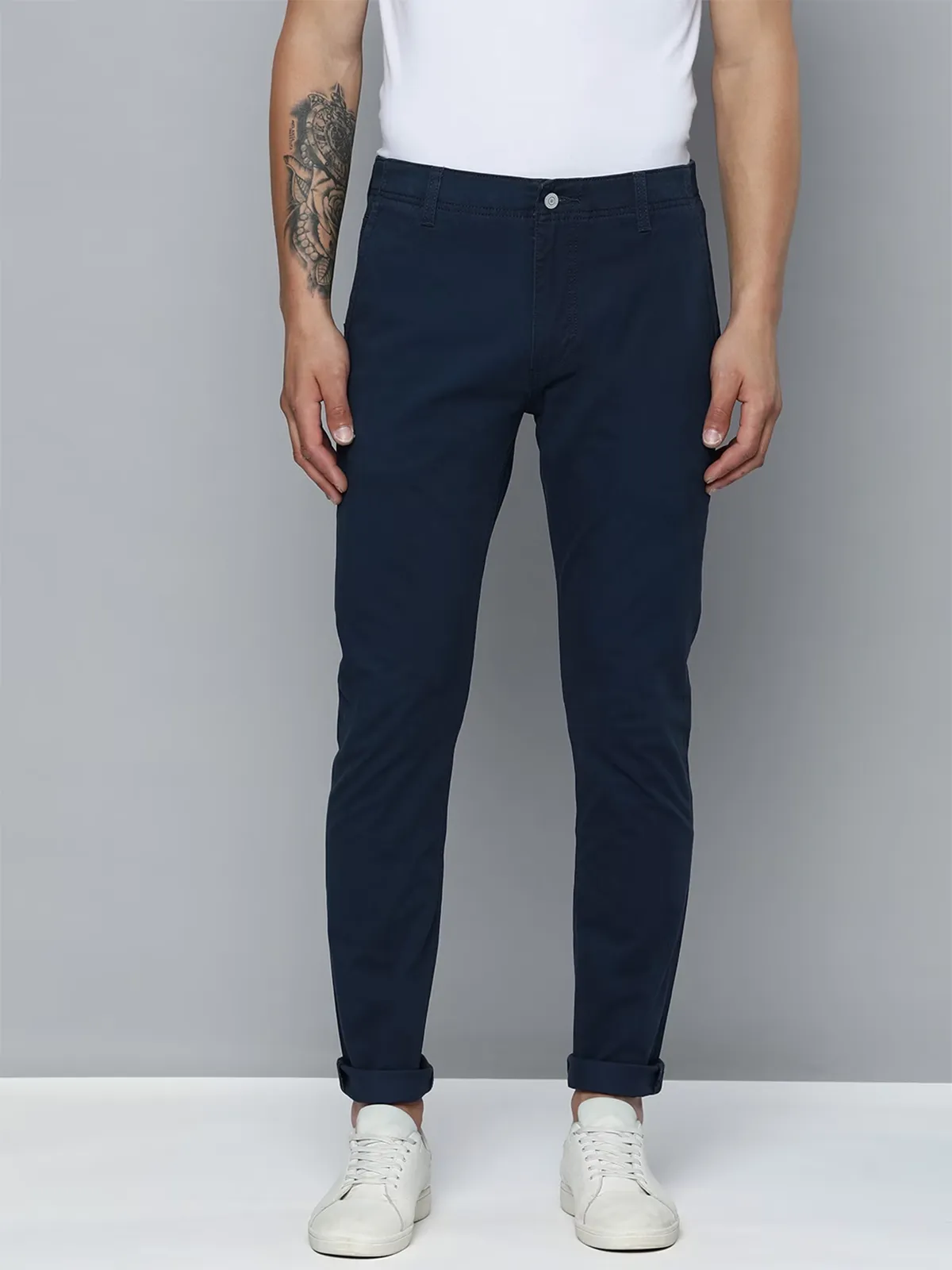 Levis navy cotton trouser in 512 slim taper