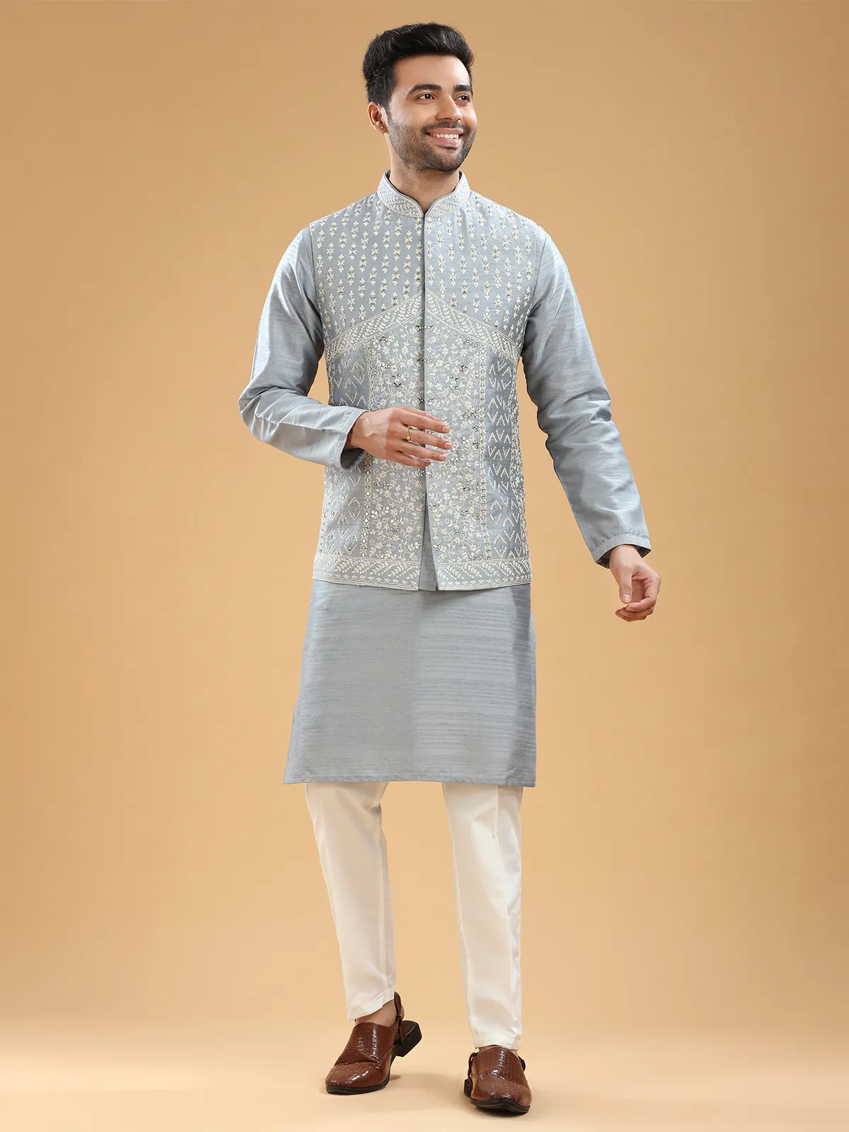 Light grey silk embroidery waistcoat set