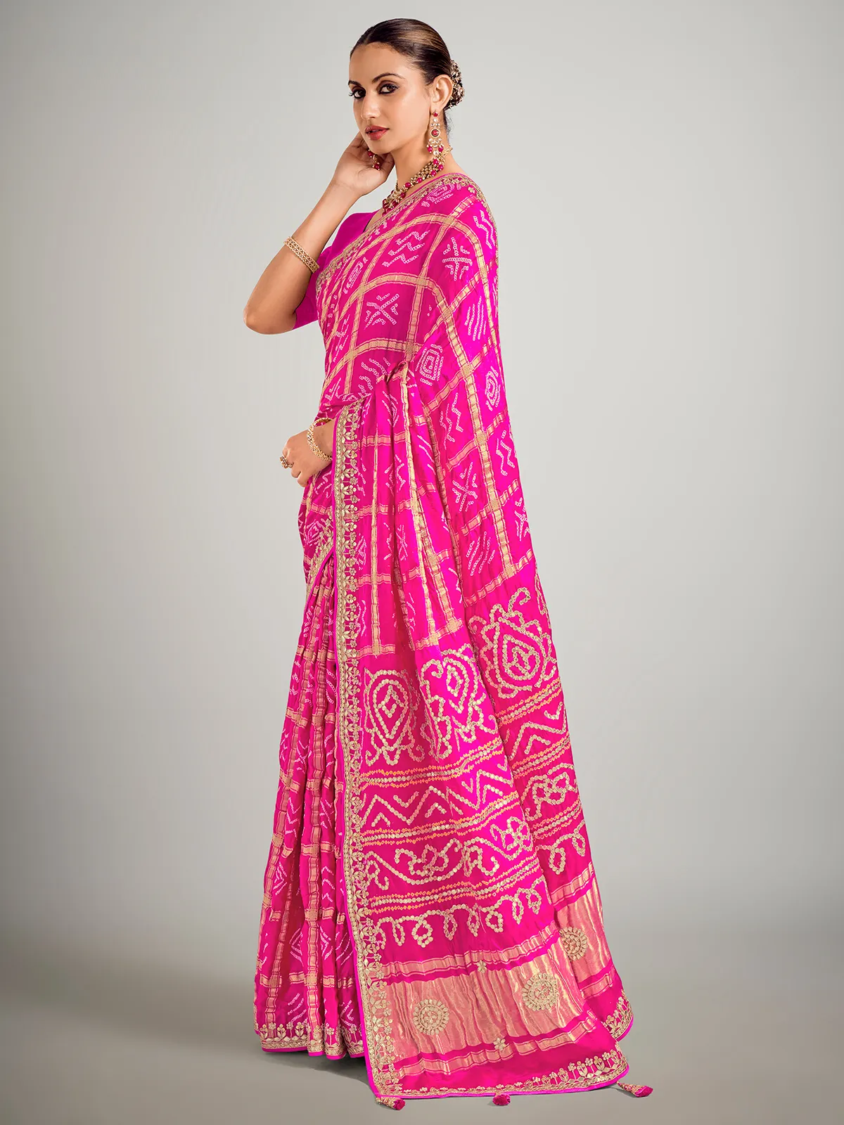 Magenta gajji silk saree in bandhej printed