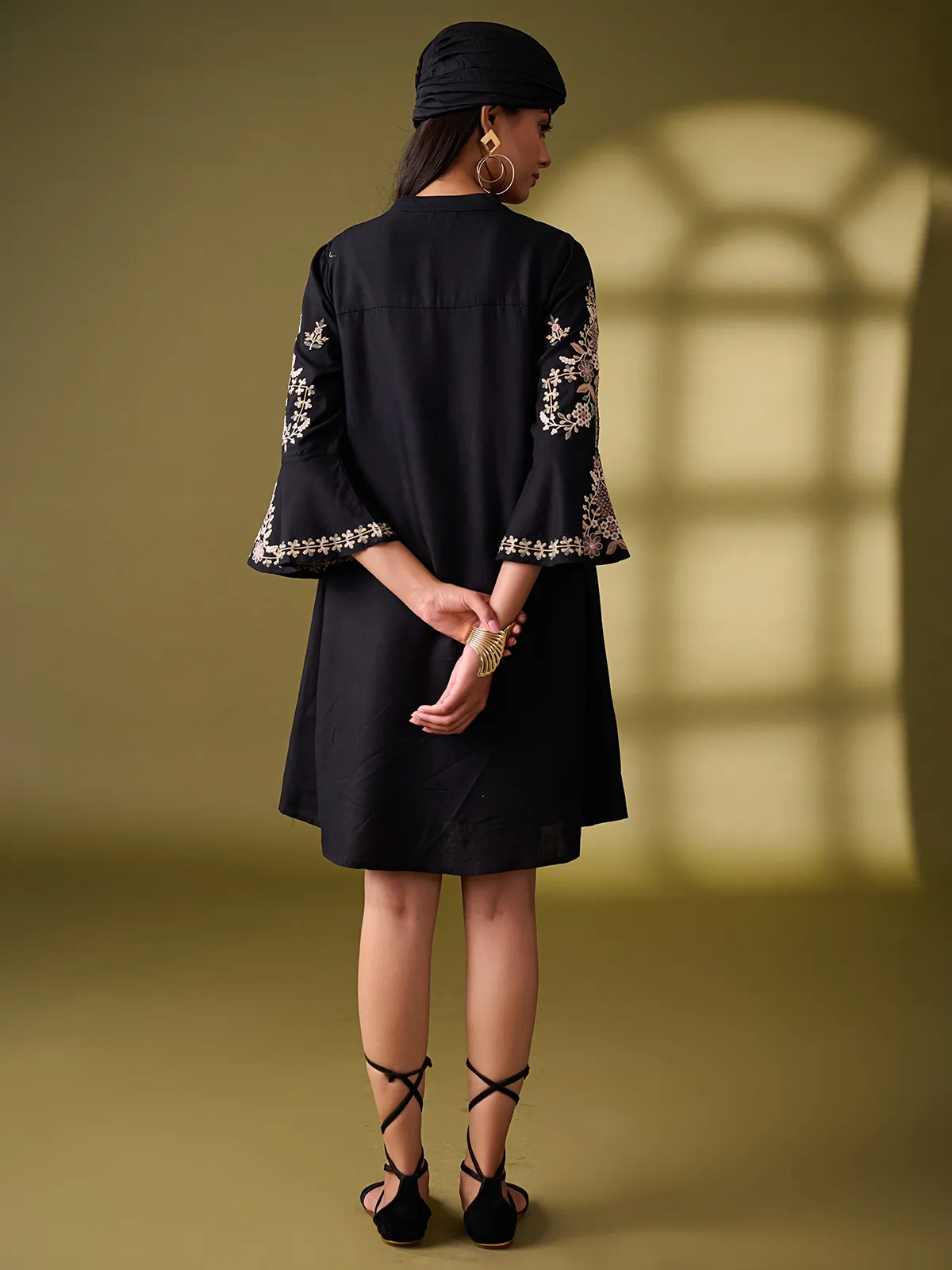 Newest black silk embroidery kurti