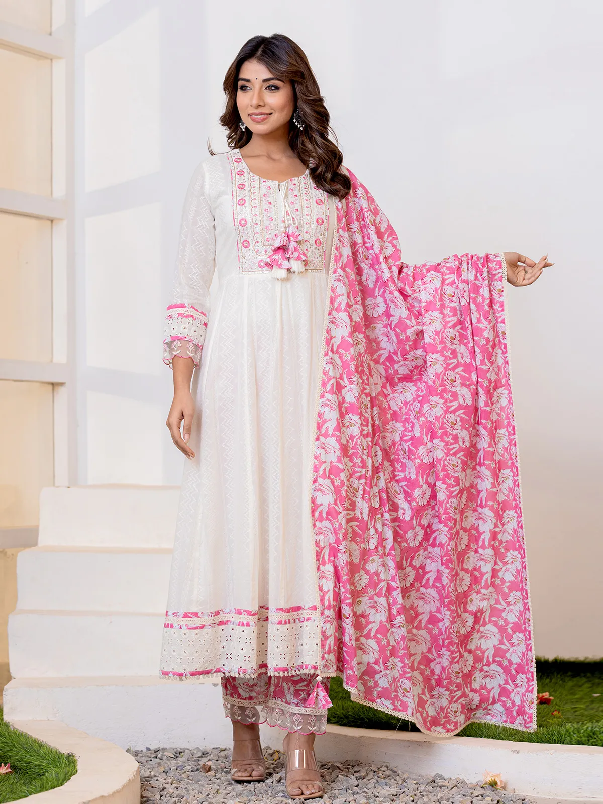 Pink kurti with white leggings deals