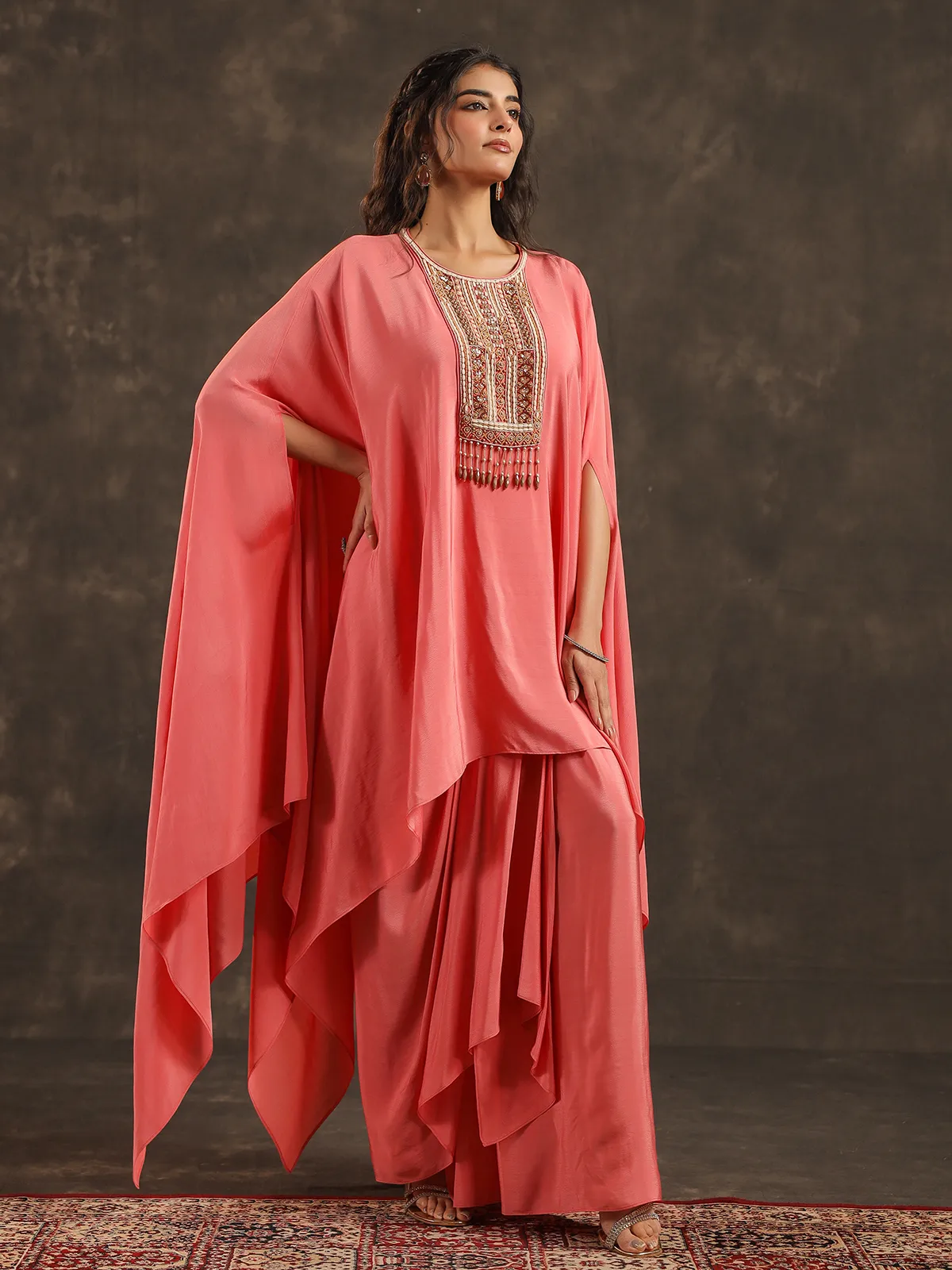 Pink viscose crepe kaftan suit with delicate sequin detailing