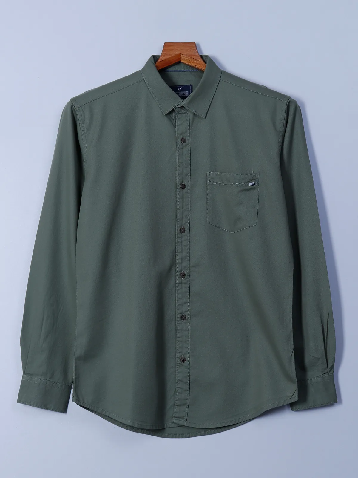 Pioneer dark green shirt in plain