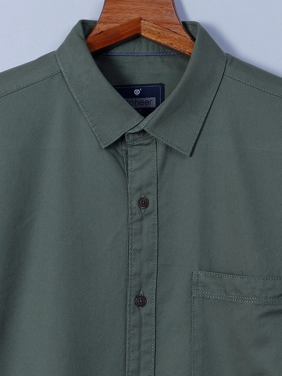 Pioneer dark green shirt in plain