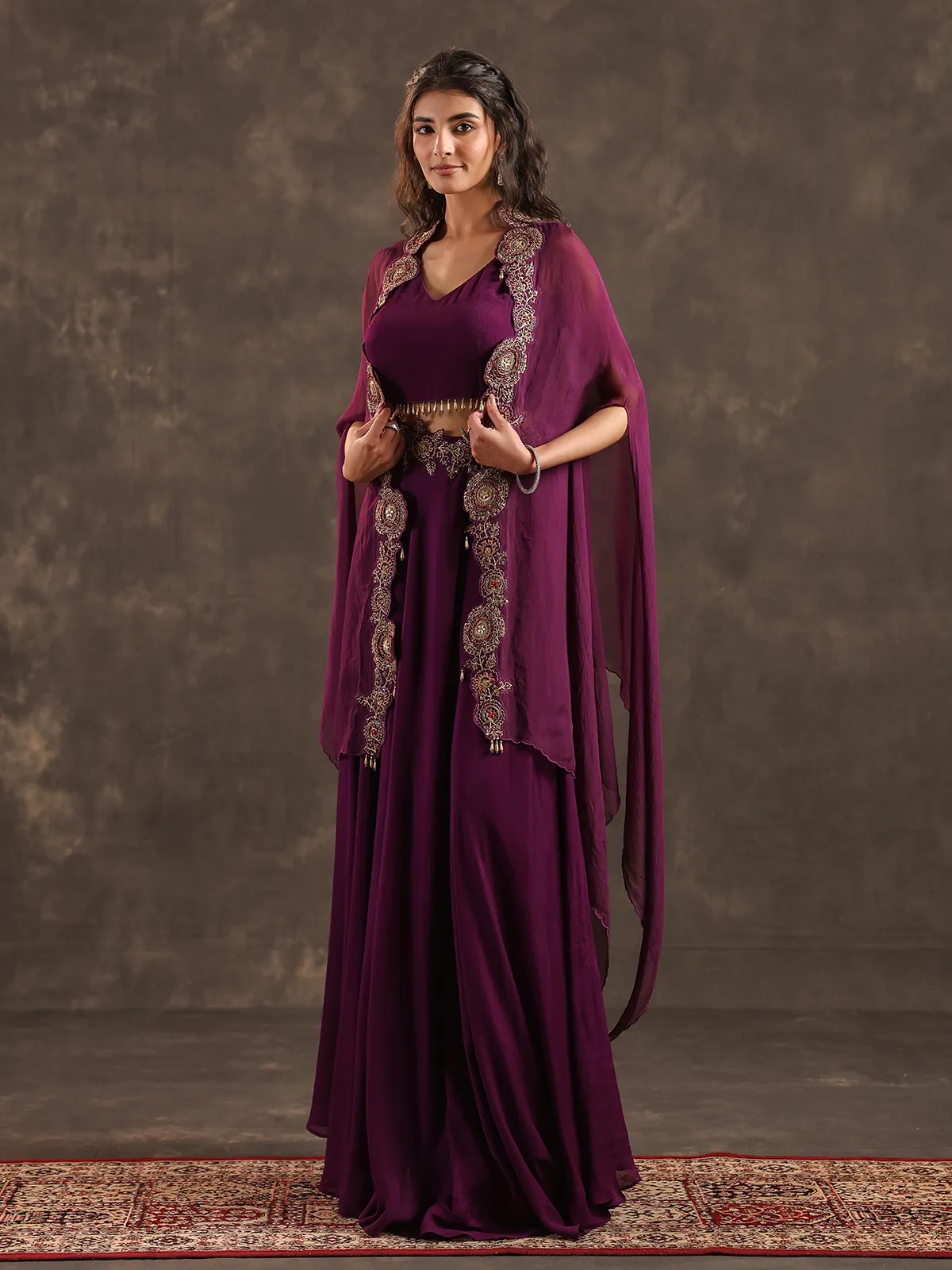 Purple viscose crepe palazzo suit with elegant shrug
