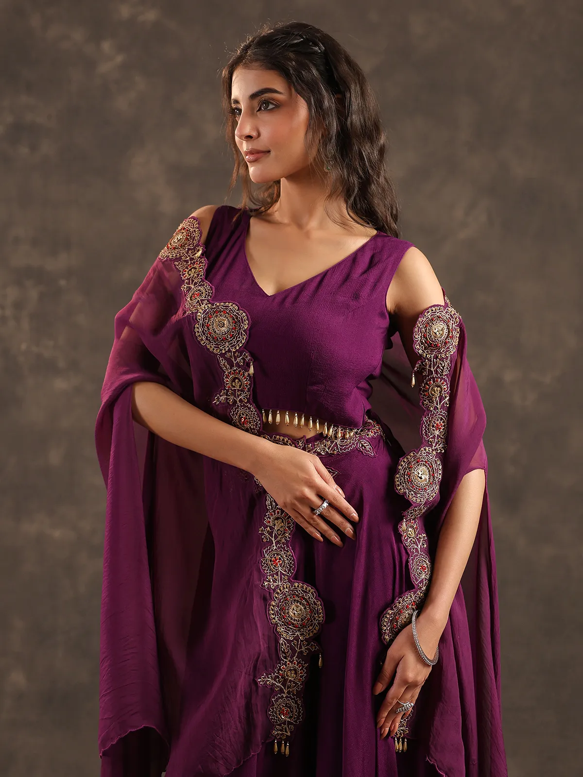 Purple viscose crepe palazzo suit with elegant shrug