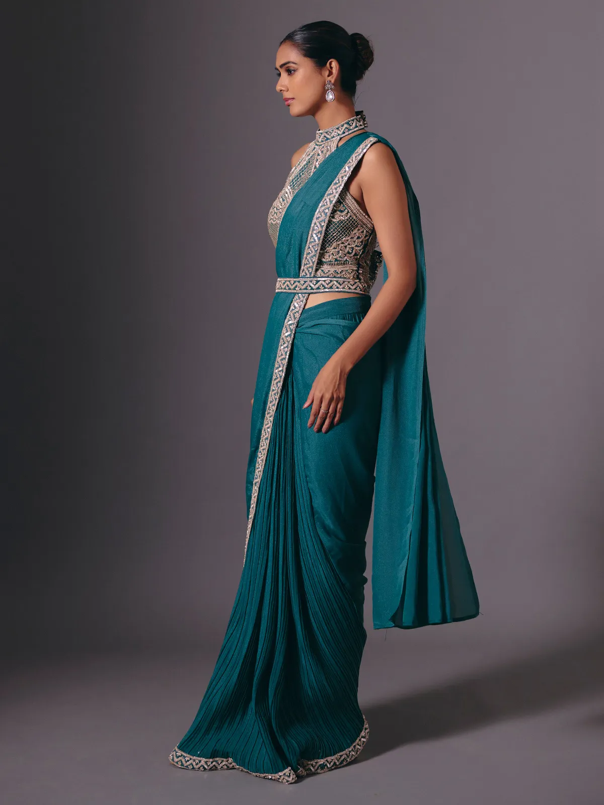 Rama green cruss lycra saree with designer belt
