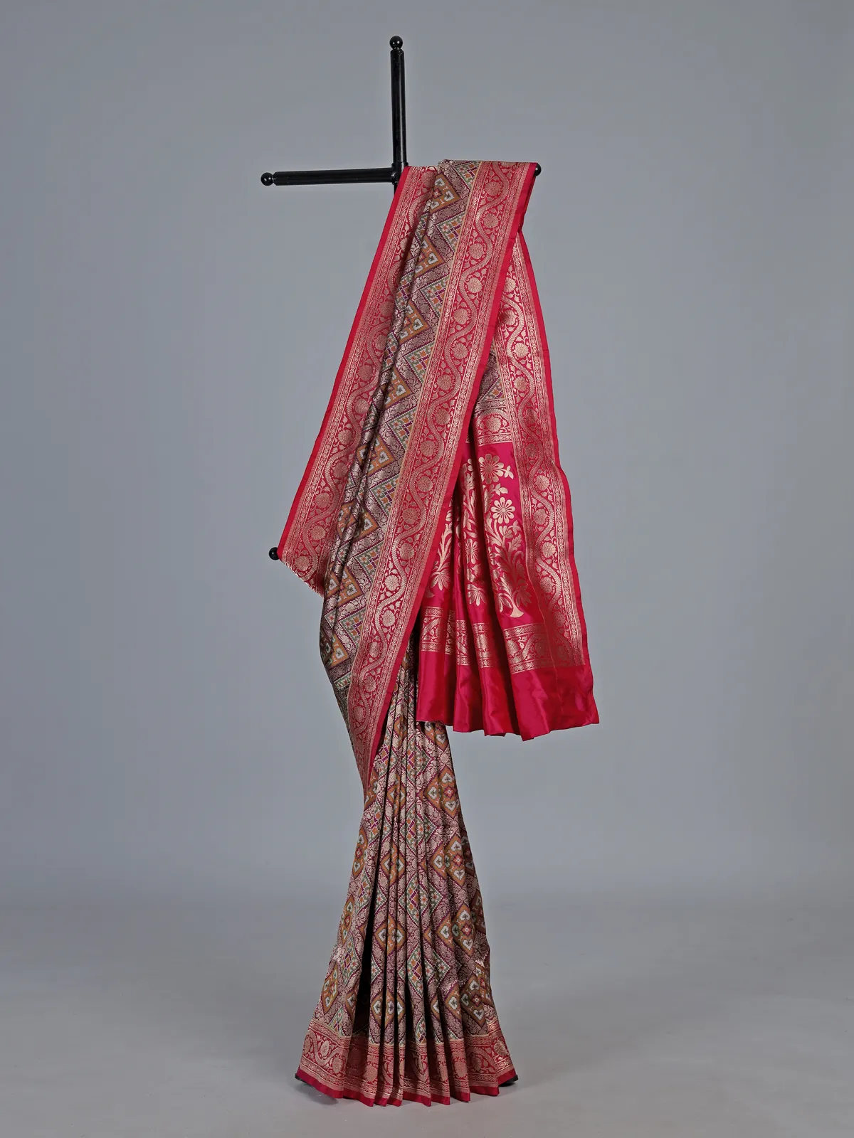 Red banarasi silk saree with geometric zari patterns