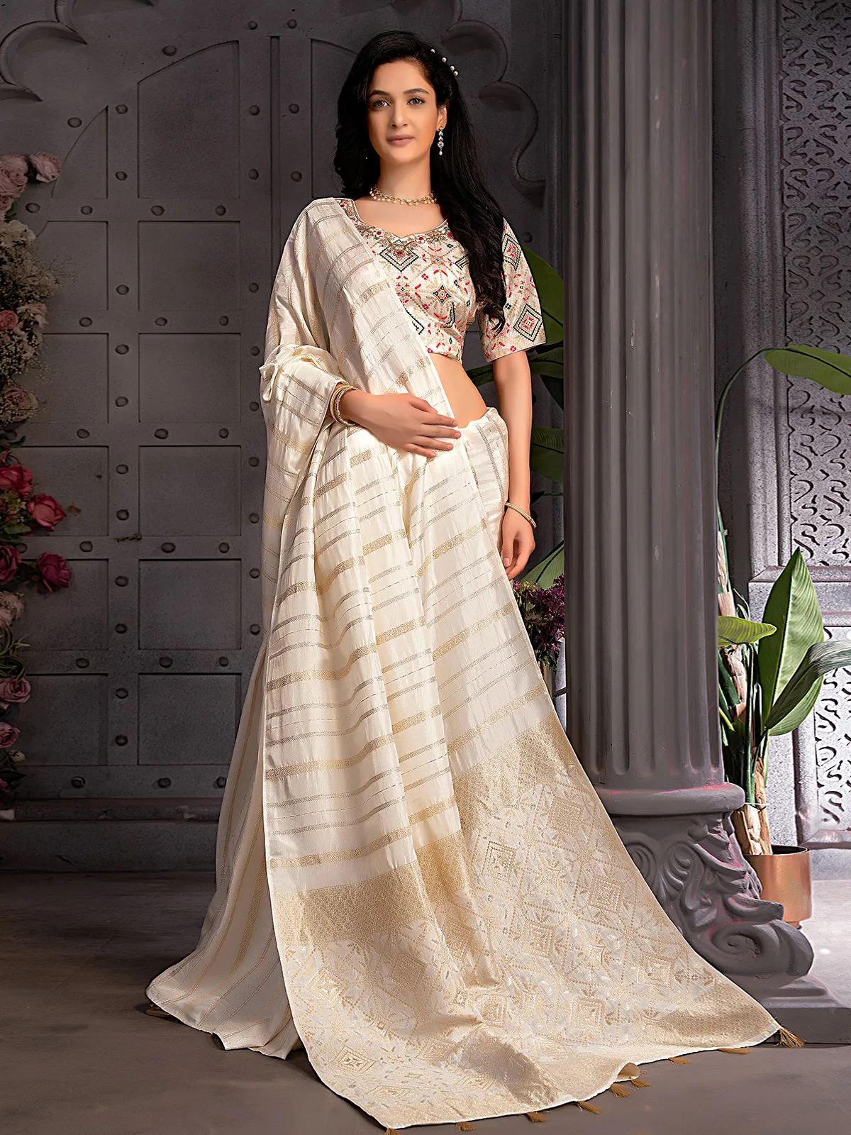 Stylish off-white dola silk saree