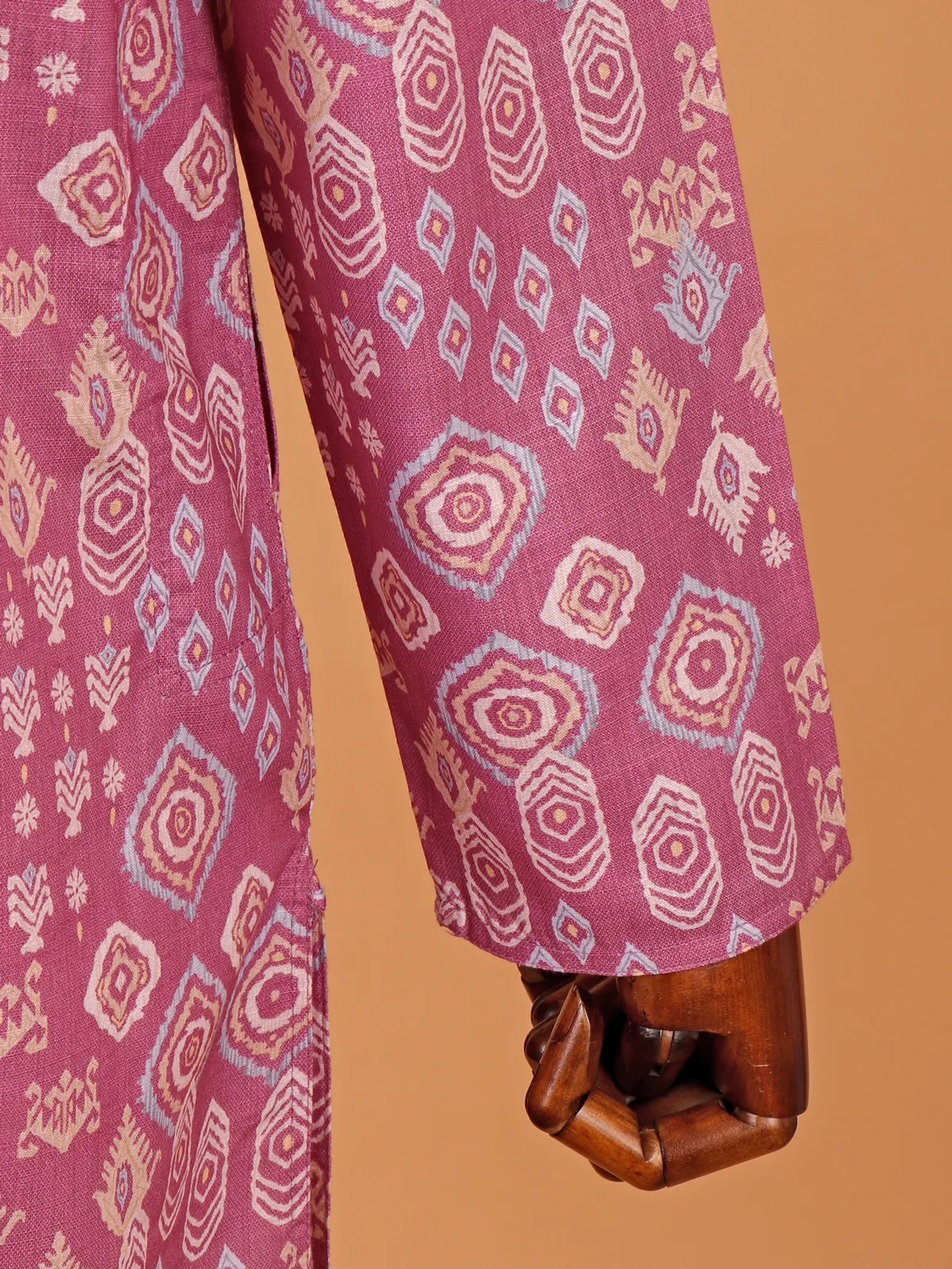 Stylish pink printed kurta suit in cotton