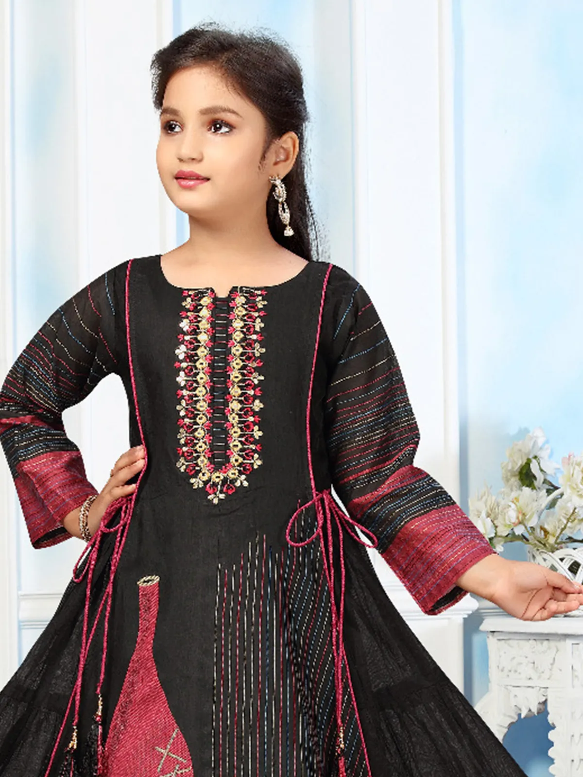 Trendy black cotton gown