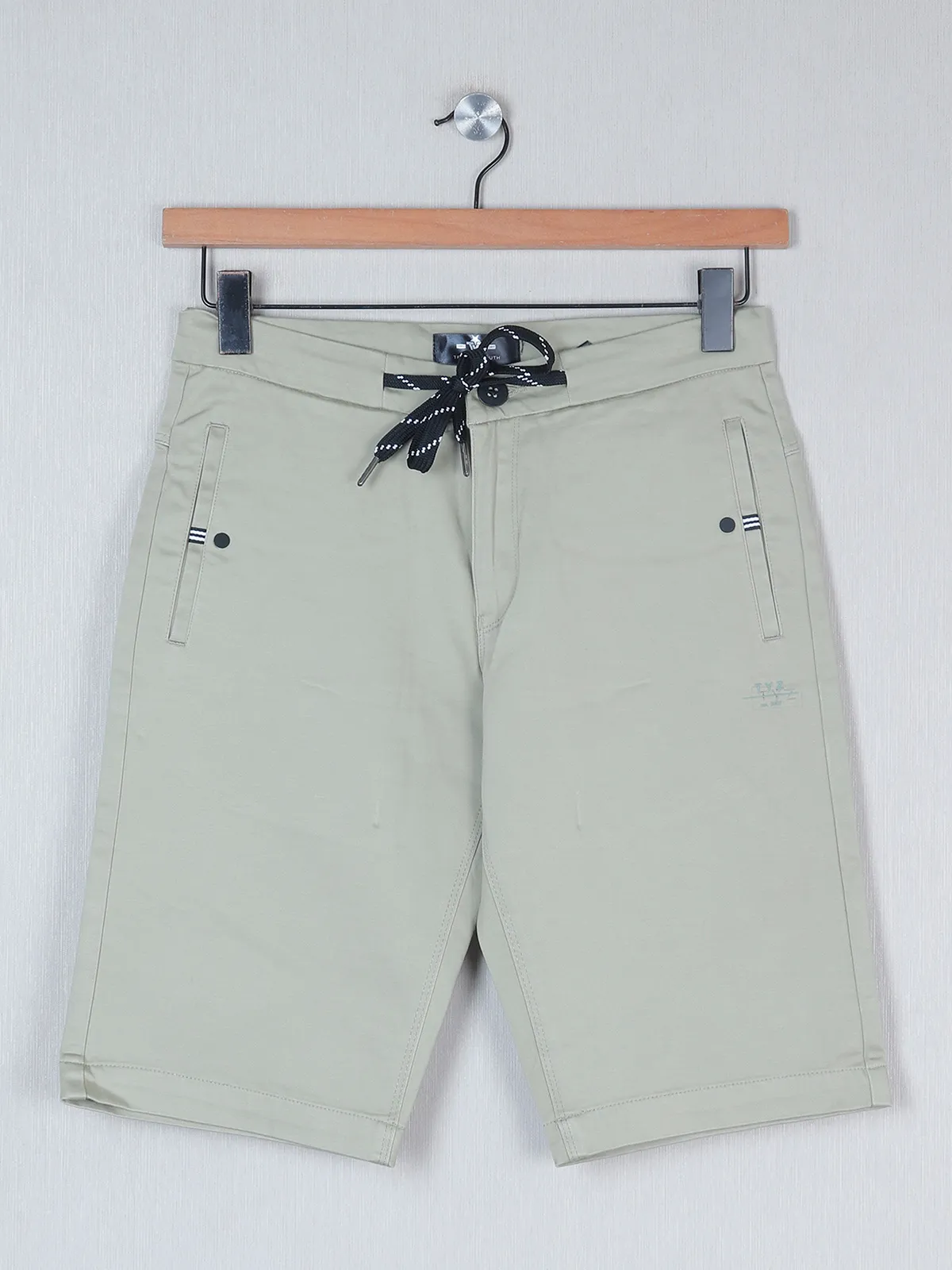 TYZ solid cream slim fit shorts