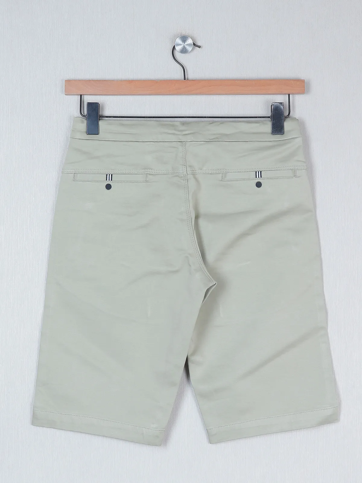 TYZ solid cream slim fit shorts