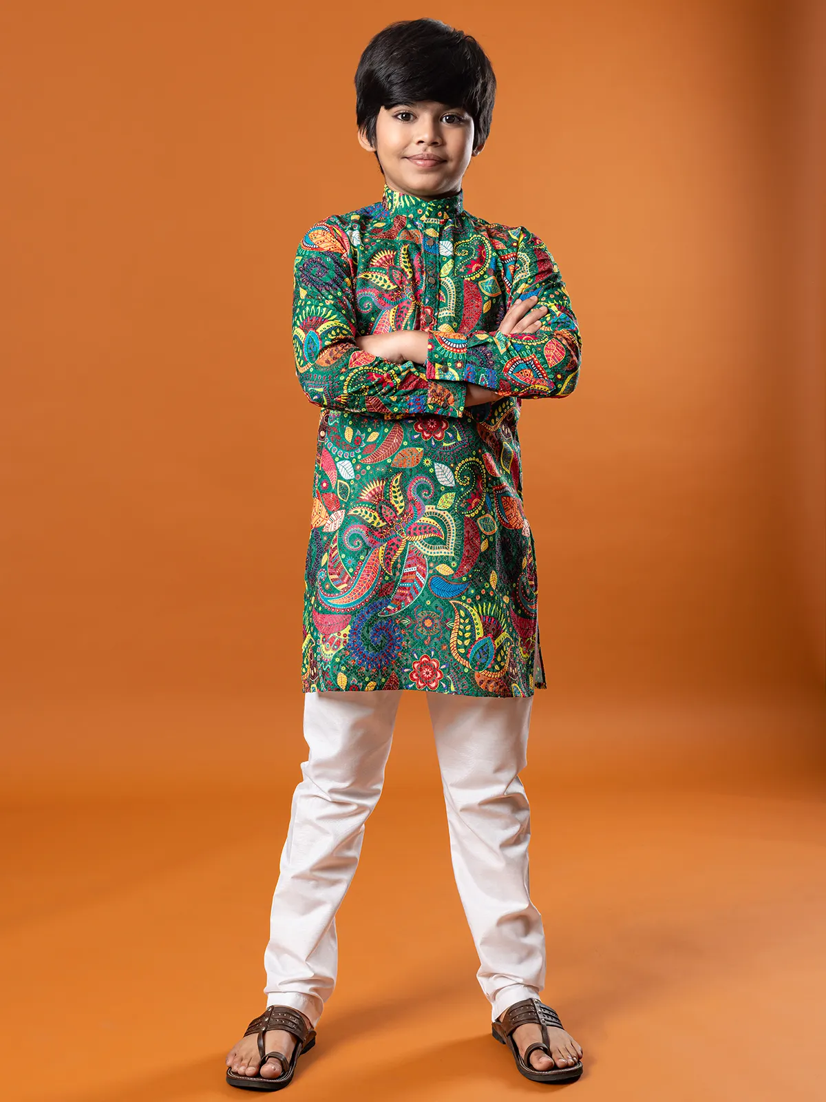 Green textured embroideried kurta suit for boys