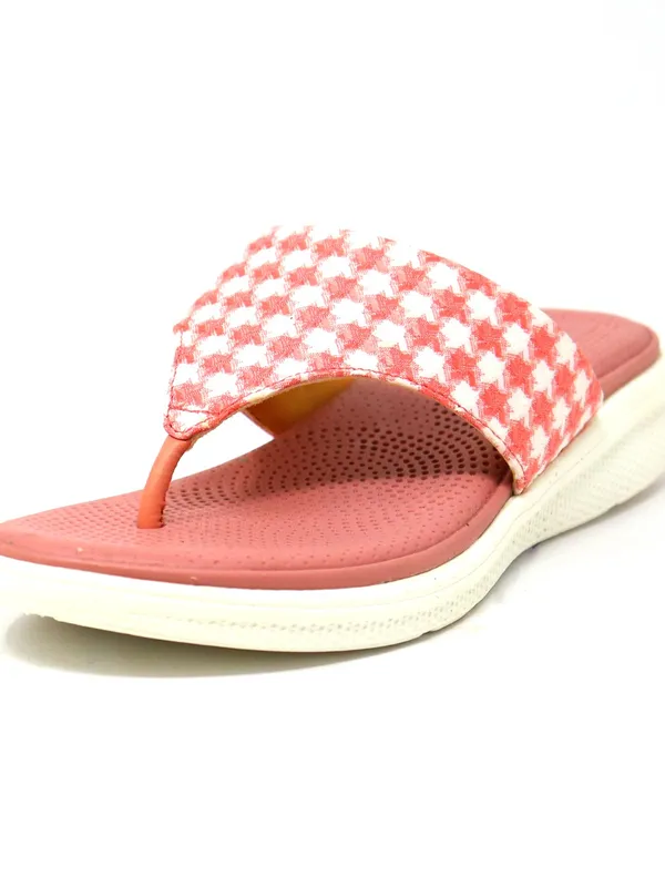 Scarlet Women V-Strap Peach Slippers