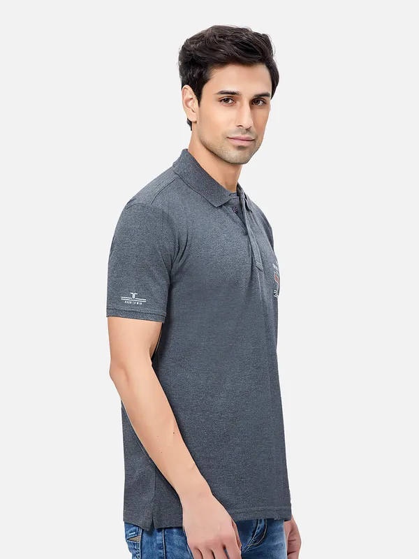 Tessio Men Regular Fit Solid T-Shirt