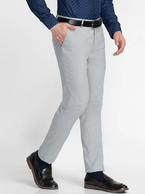 Oxemberg Men Grey Super Slim Fit Solid Formal Trouser