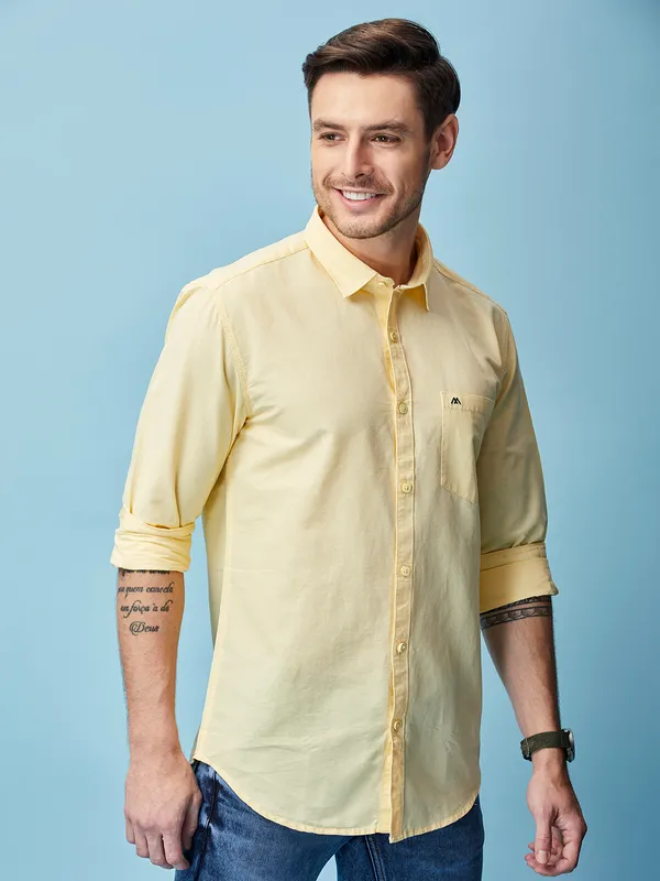 Mozzo Men Slim Fit Solid Casual Shirt