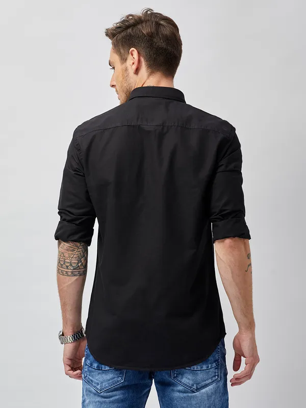Mozzo Men Slim Fit Solid Casual Shirt