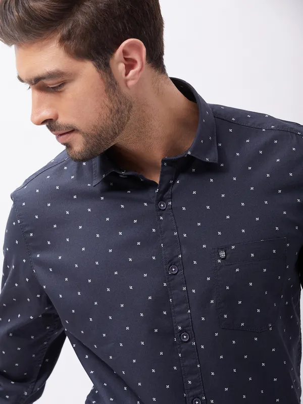 Oxemberg Men Slim Fit Prints Casual Shirt
